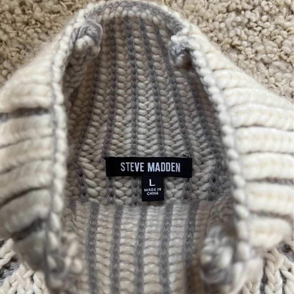 Steve Madden Mock Neck Ribbed Sweater - Picture 3 of 6